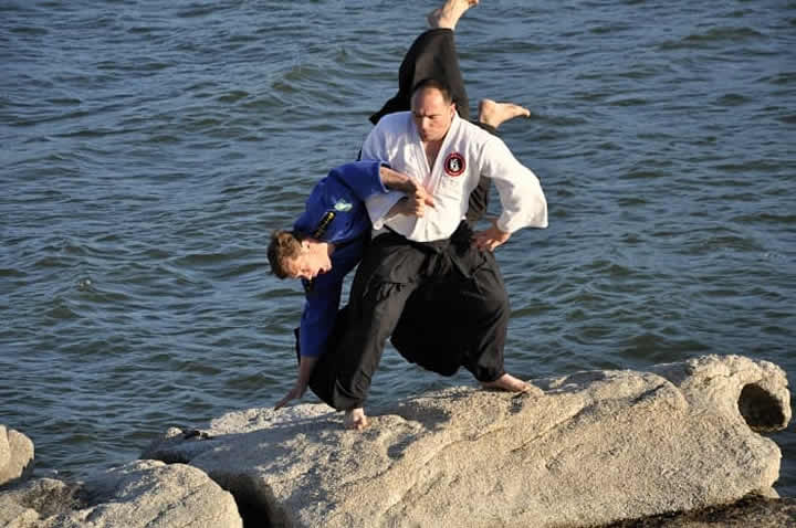 Primena aikido tehnike sankyo